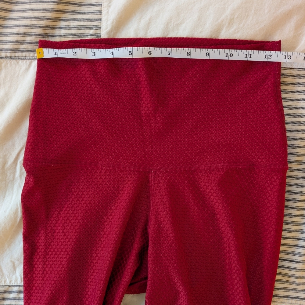Emily Hsu Designs Red Diamond Jacquard Leggings in M - Picture 4 of 8